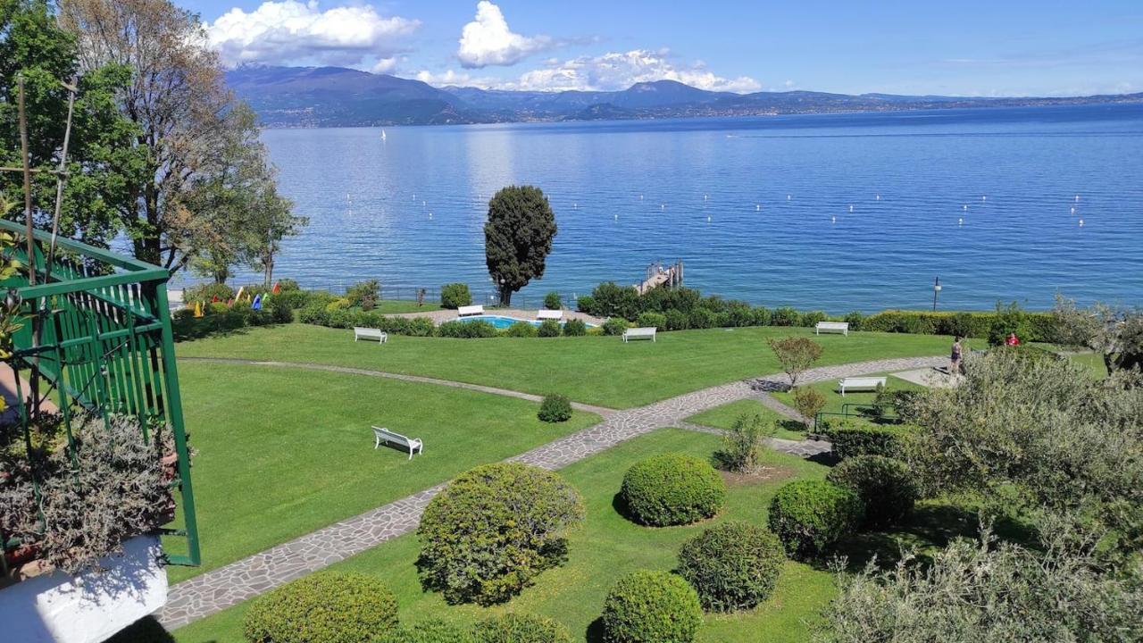 Front Lake Amazing View Manerba del Garda Ngoại thất bức ảnh