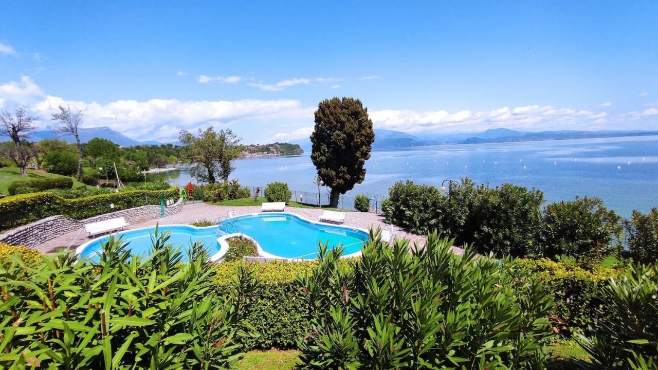 Front Lake Amazing View Manerba del Garda Ngoại thất bức ảnh